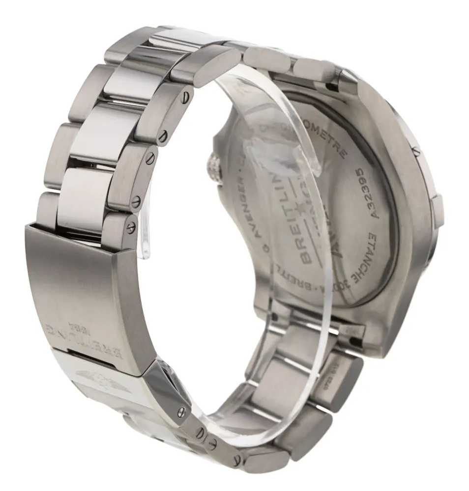 Breitling Avenger Automatic 45 A32395 — 2026 — Excellent detail 3