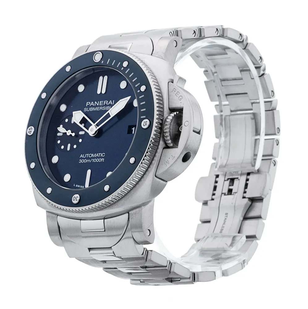 Panerai Submersible PAM01068 — 2022 — Excellent in Blue, additional product view 2