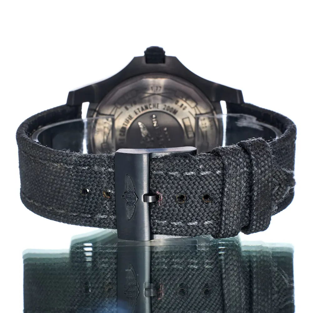 Breitling Avenger Blackbird V17311 — 2016 — Good detail 3