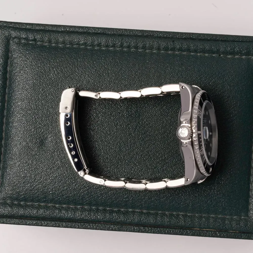 Rolex Submariner 16610 — 1996 — Very good detail 2