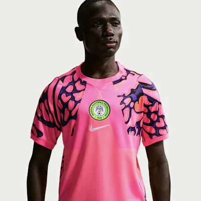 Nike Nigeria 2026 Stadium Goalkeeper Men's Nike Dri-FIT Football Replica Short-Sleeve Shirt - Hyper Pink/Black/White