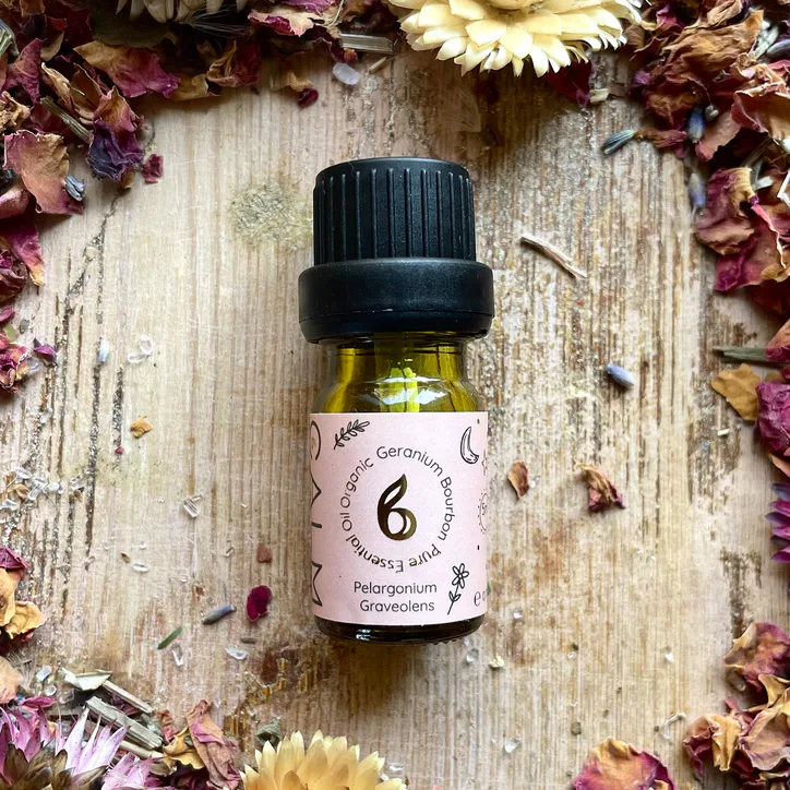 B Calm Geranium Essential Oil 10ml – Organic detail 2