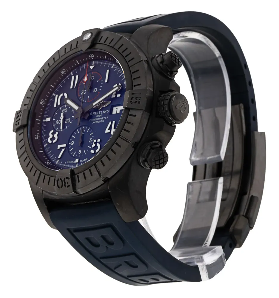 Breitling Super Avenger V13375 — 2020 — Very good detail 2