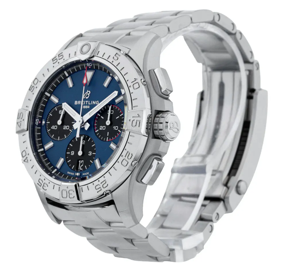 Breitling Avenger B01 Chronograph AB0146 — 2025 — Excellent detail 2