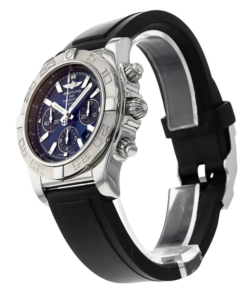 Breitling Chronomat 44 AB0110 — 2011 — Very good detail 2