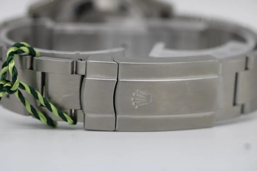 Rolex Oyster Perpetual 114200 — 2017 — Very good detail 3