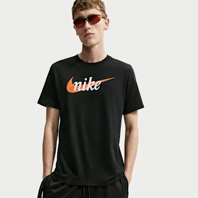 Nike Sportswear Men's T-Shirt - Black