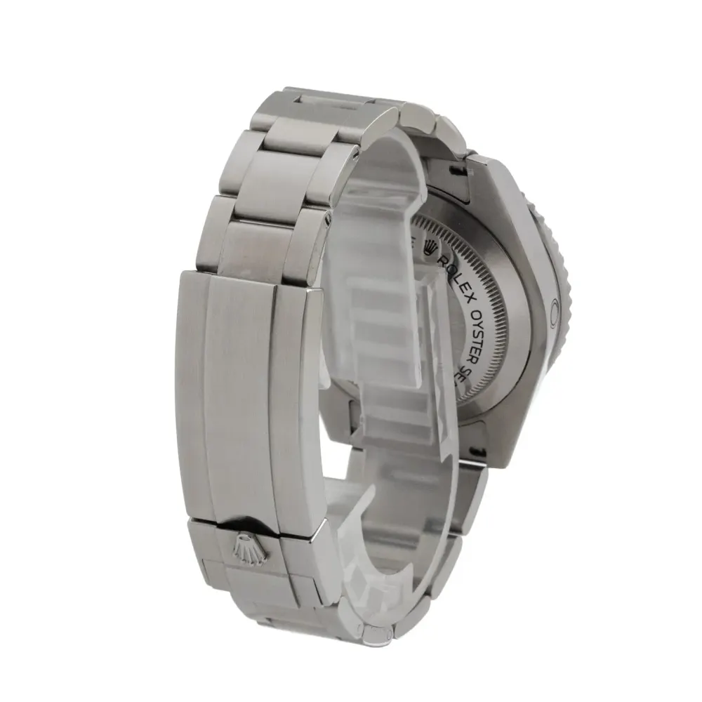 Rolex Sea-Dweller 4000 116600 — 2016 — Excellent detail 3