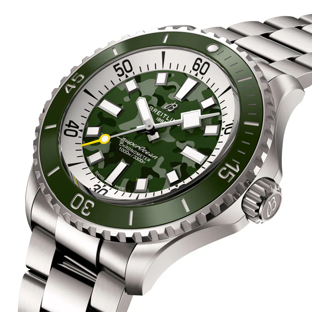 Breitling Superocean Automatic Super Diver 46mm Mens Watch Green detail 2