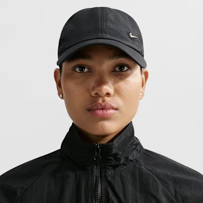 Nike Dri-FIT Club Unstructured Metal Swoosh Cap - Black/Metallic Gold