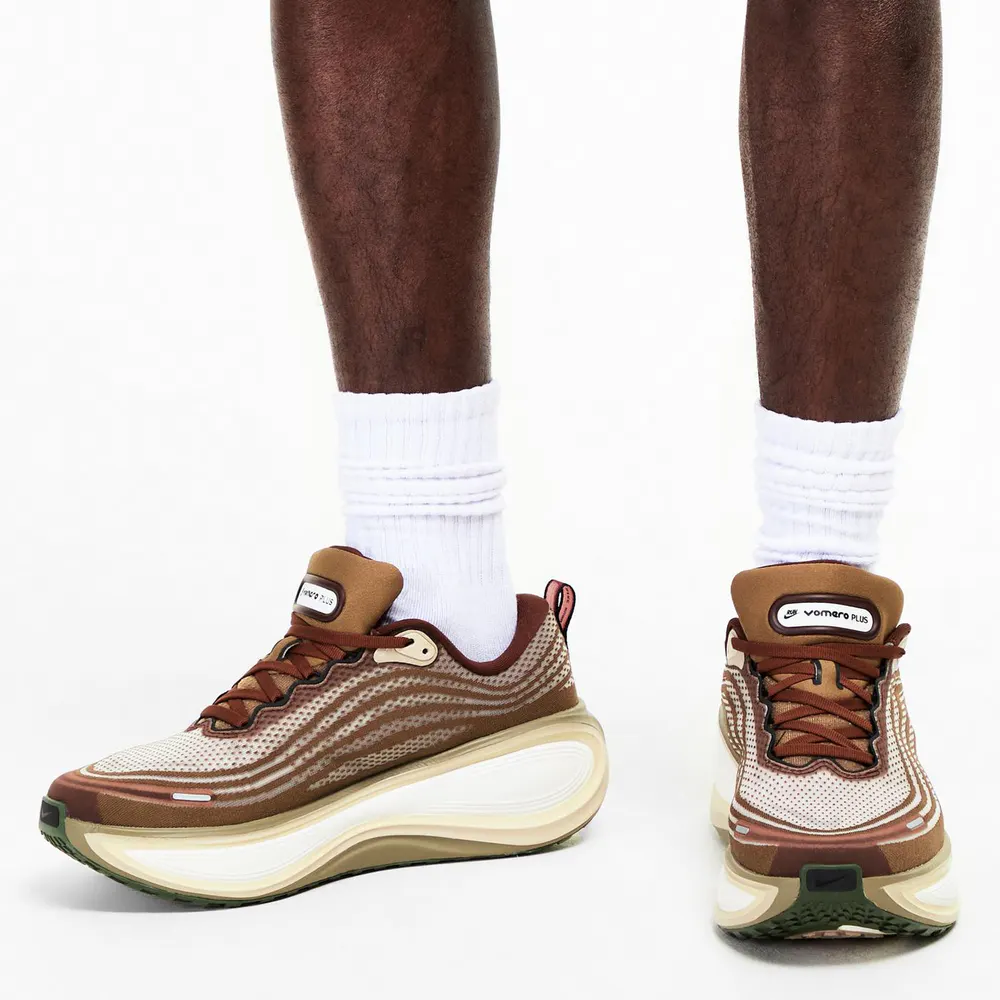 Nike Men's Vomero Plus QS Trainers detail 3
