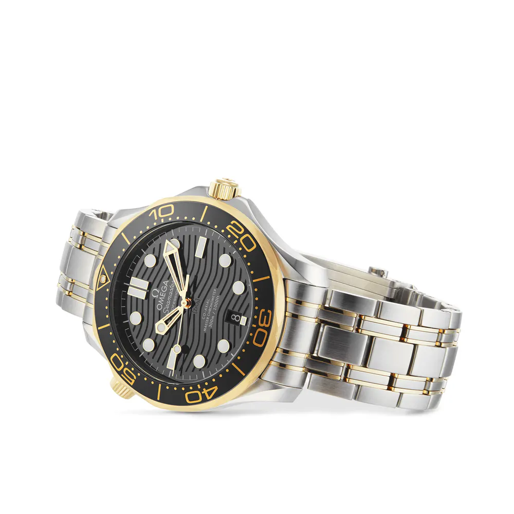 Omega Seamaster Diver 300M 42mm Mens Watch Black detail 3