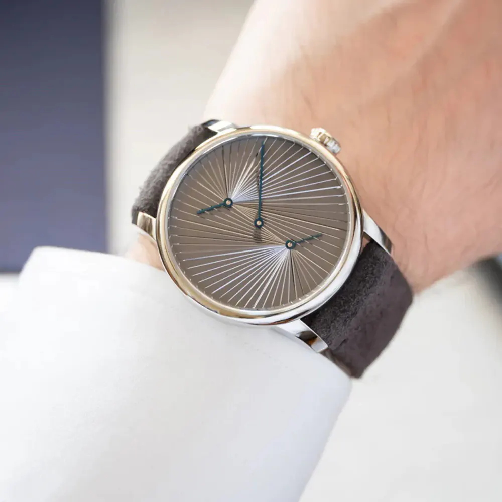 Louis Erard Le Régulateur x Atelier Oï Limited Edition 42mm Unisex Watch Grey in Grey, additional product view 2