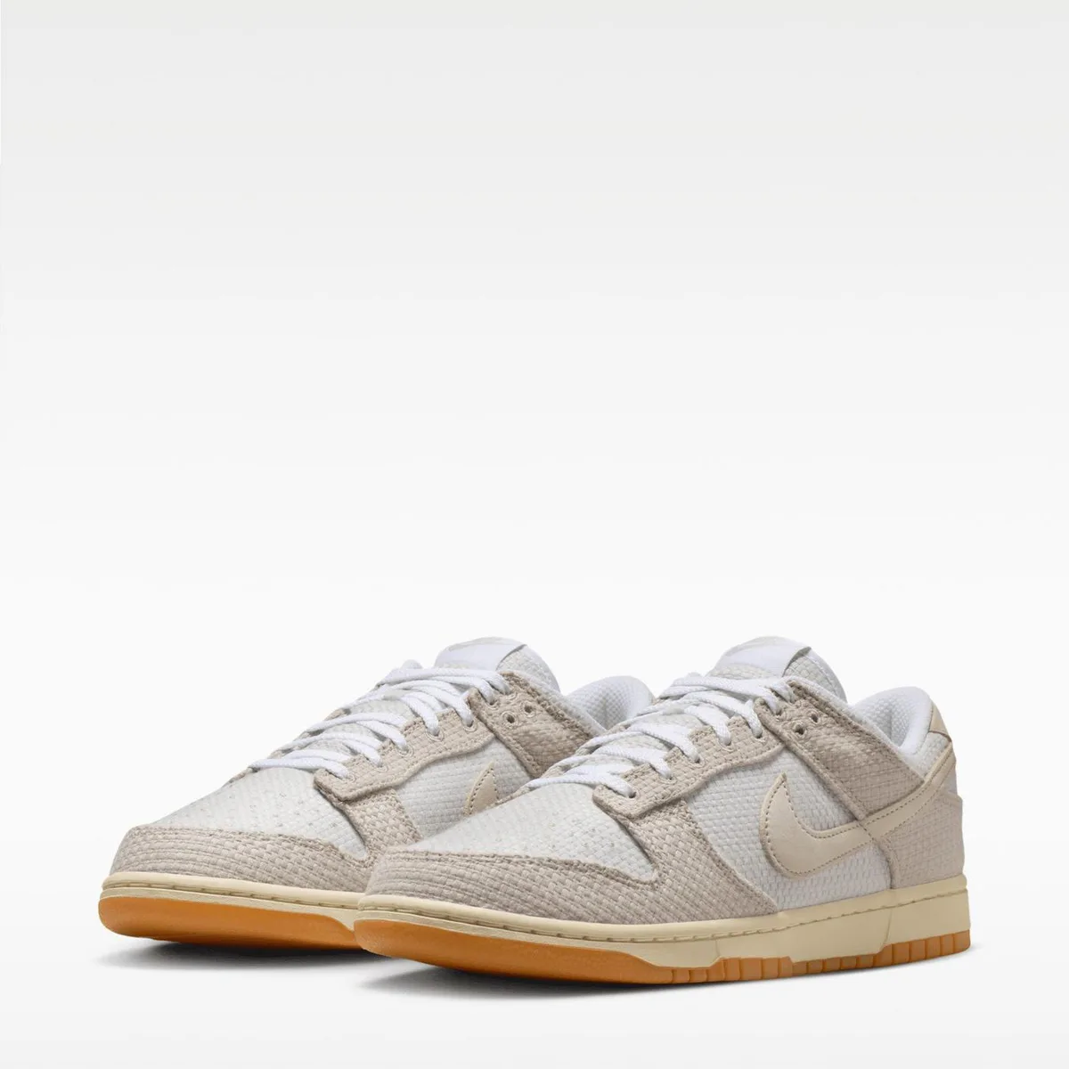 For Him Nike Dunk Low Trainers detail 3