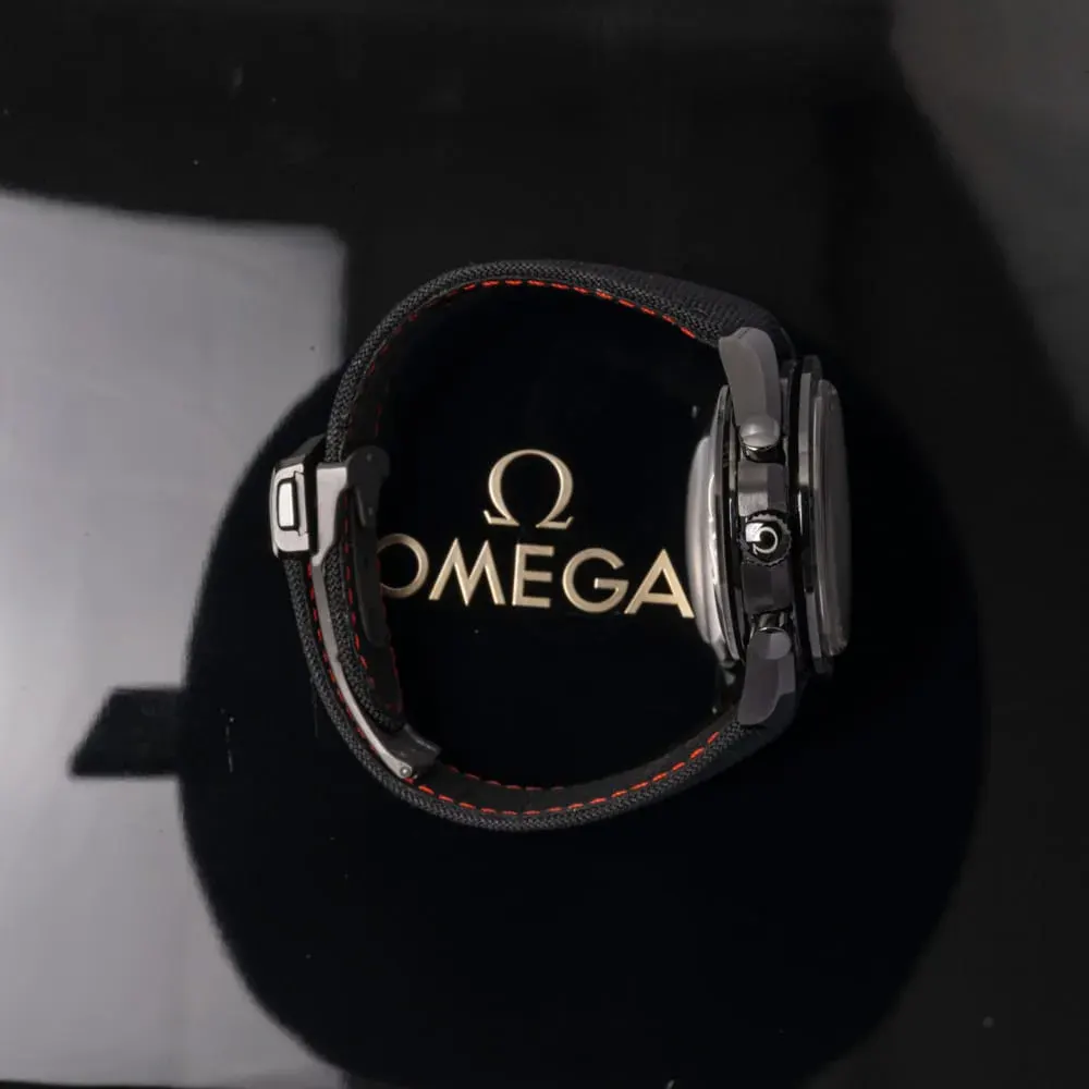 Omega Speedmaster Dark Side of the Moon 311.92.44.51.01.007 — 2019 — Excellent detail 2