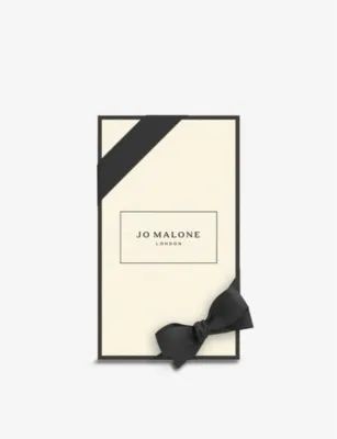 JO MALONE LONDON Wood Sage & Sea Salt body & hand lotion 250ml detail 2