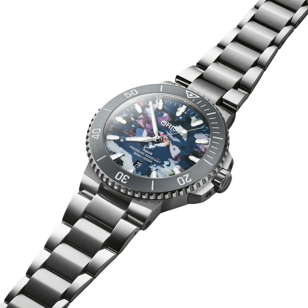 Oris Aquis Date Upcycle 43.5mm Mens Watch detail 2