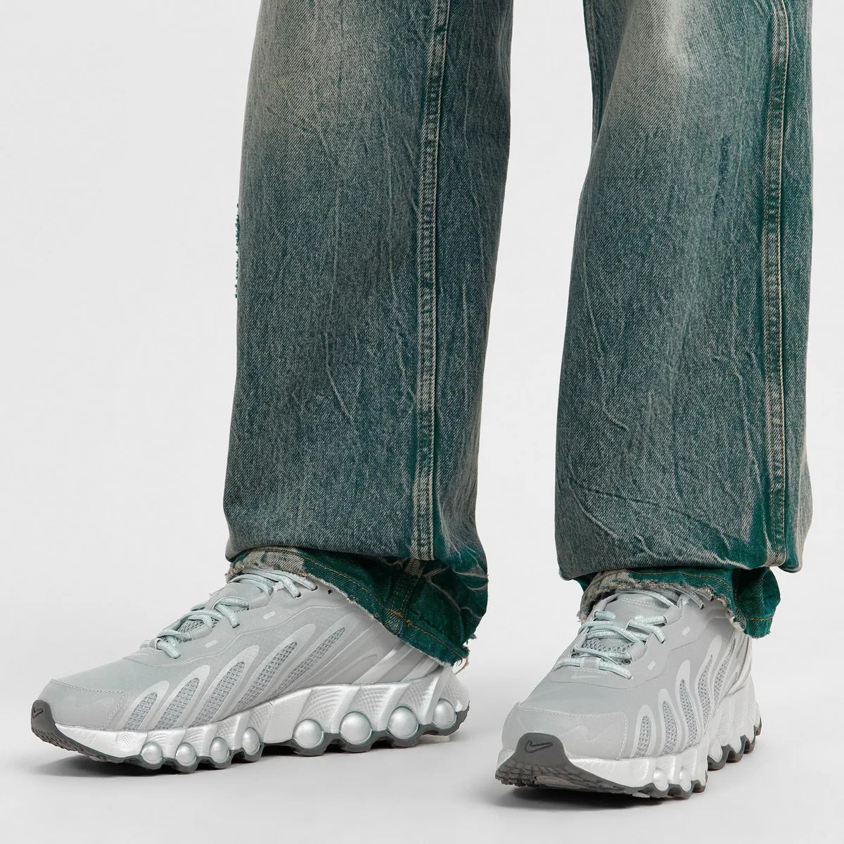 For Him Nike Nike AM Dn8 Qs Sn61 in Silver/Black, additional product view 3