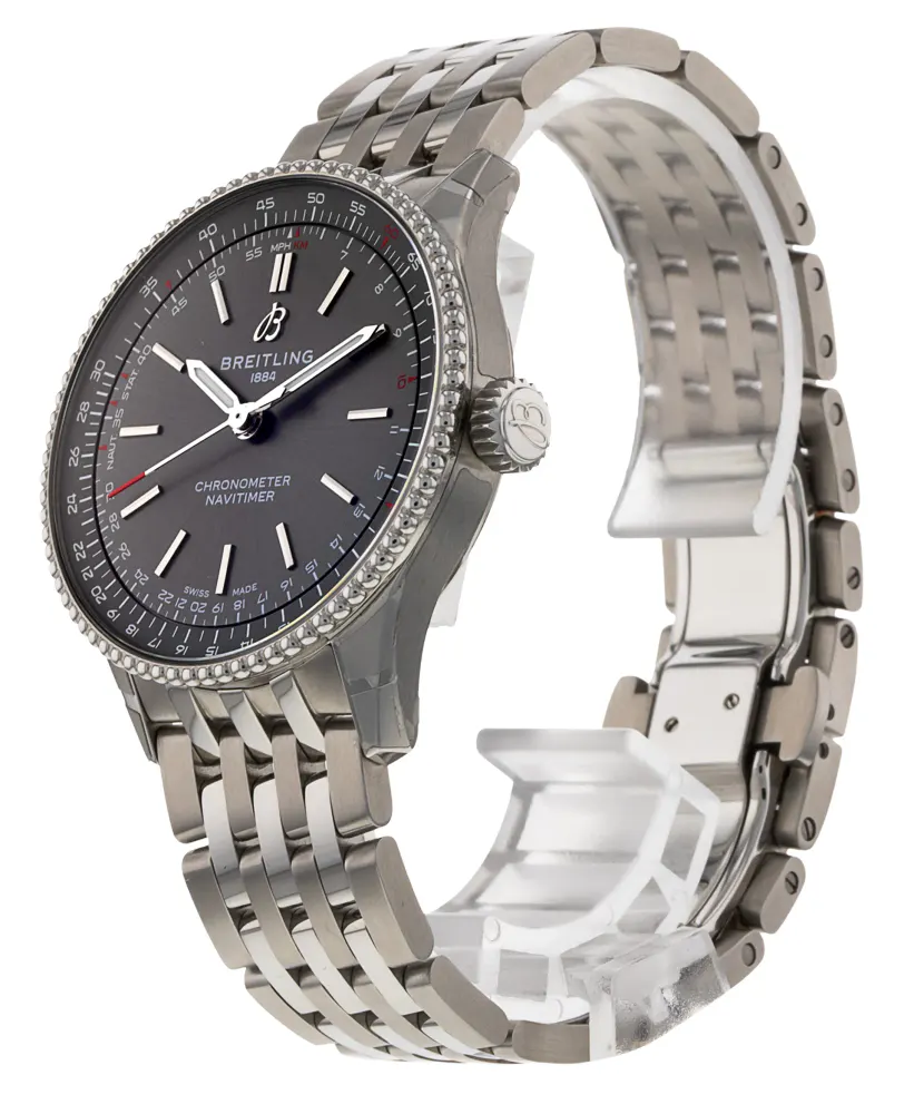 Breitling Navitimer Automatic 36 A17327 — 2025 — Very good detail 2