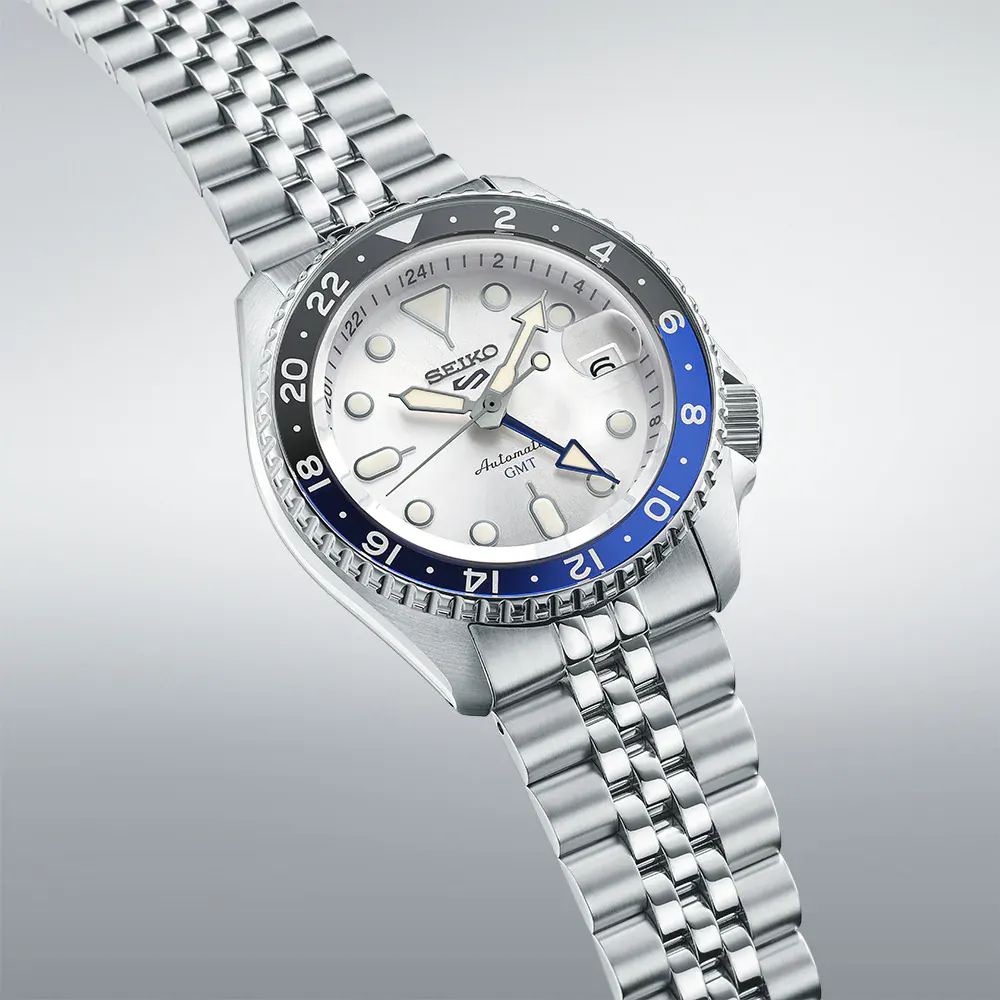 Seiko 5 Sports 5 Sports SKX GMT Sky Blue Silver Cloud 42.5mm Mens Bracelet Watch detail 3