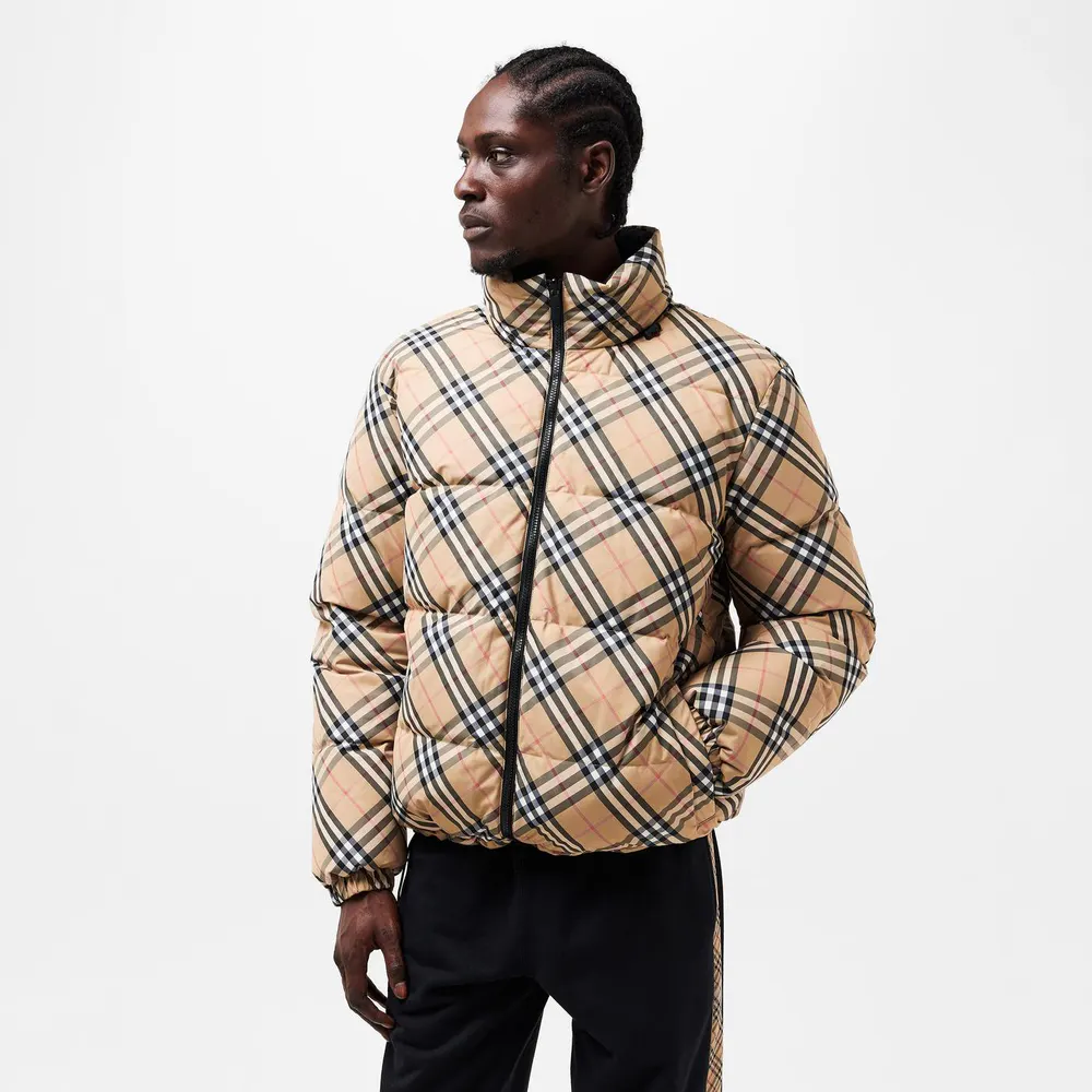 Burberry Men's Quilted Medium Puffer Jacket detail 3