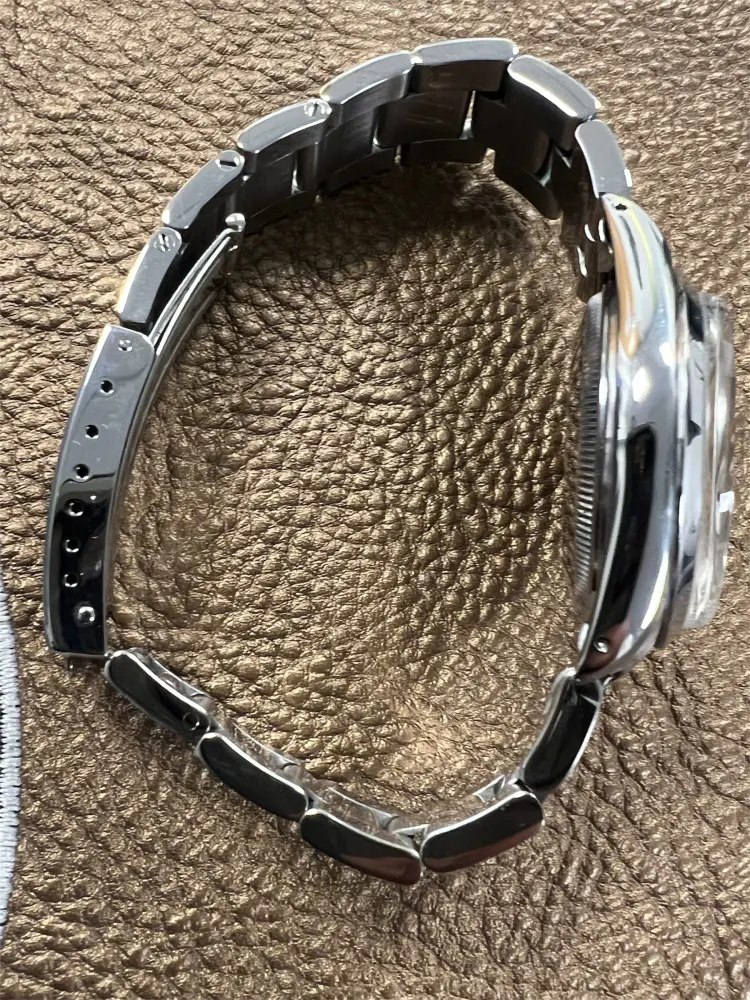 Rolex Oyster Perpetual Date 15000 — 1987 — Vintage detail 2