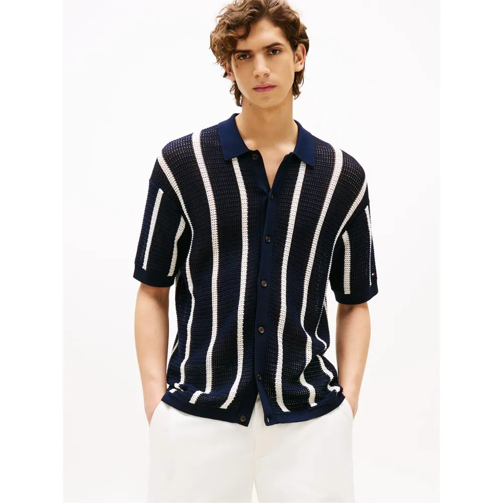 Tommy Hilfiger Men's Vertical Stripe Short Sleeve Shirt detail 2