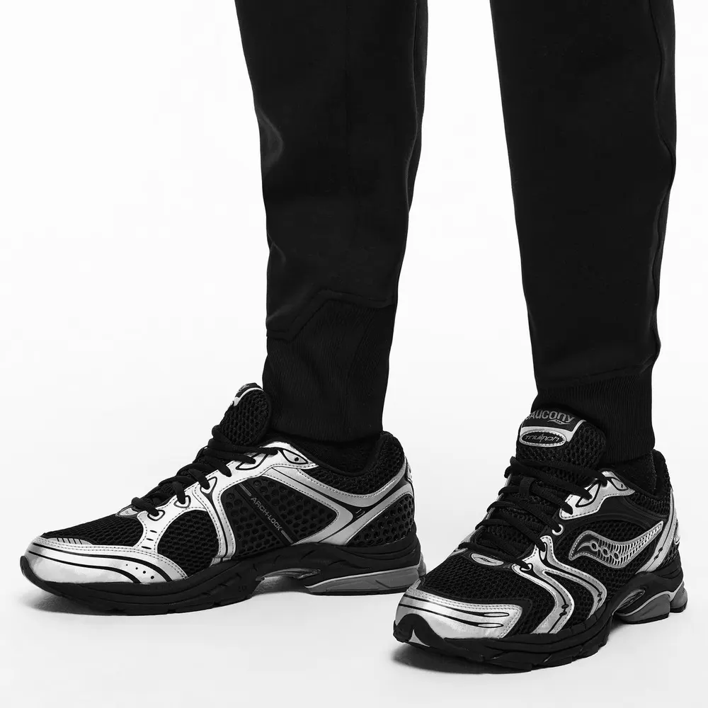 Saucony Saucony Progrid Triumph 4 in Black/Silver, additional product view 3