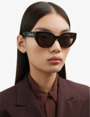 PRADA PR A09S butterfly-frame tortoiseshell acetate sunglasses detail 2