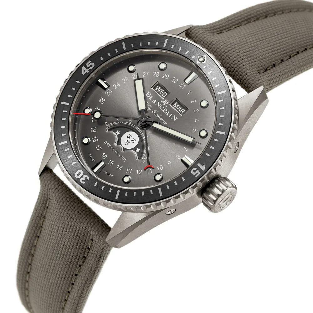 Blancpain Fifty Fathoms Bathyscaphe Quantieme Complet Phases De Lune 43mm Mens Watch Grey detail 2