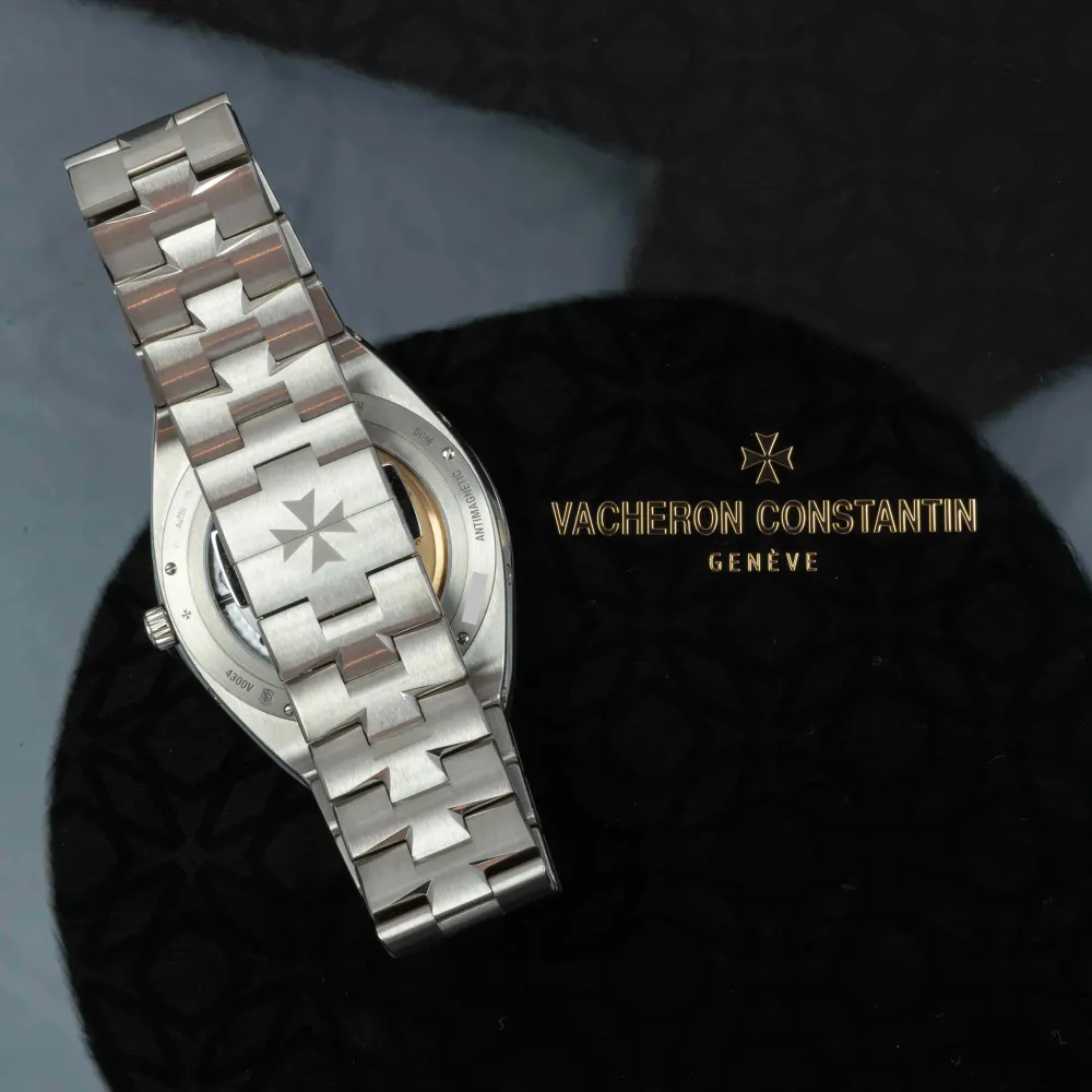 Vacheron Constantin Overseas 4300V/120G-B946 — 2022 — Excellent in Blue, additional product view 3