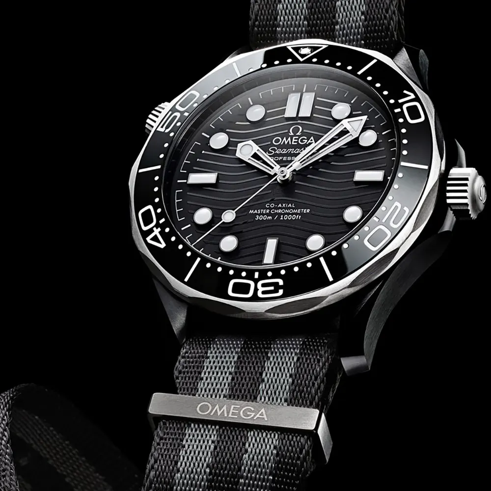 Omega Seamaster Diver 300M Co-Axial 43.5mm Mens Watch in Black, additional product view 2