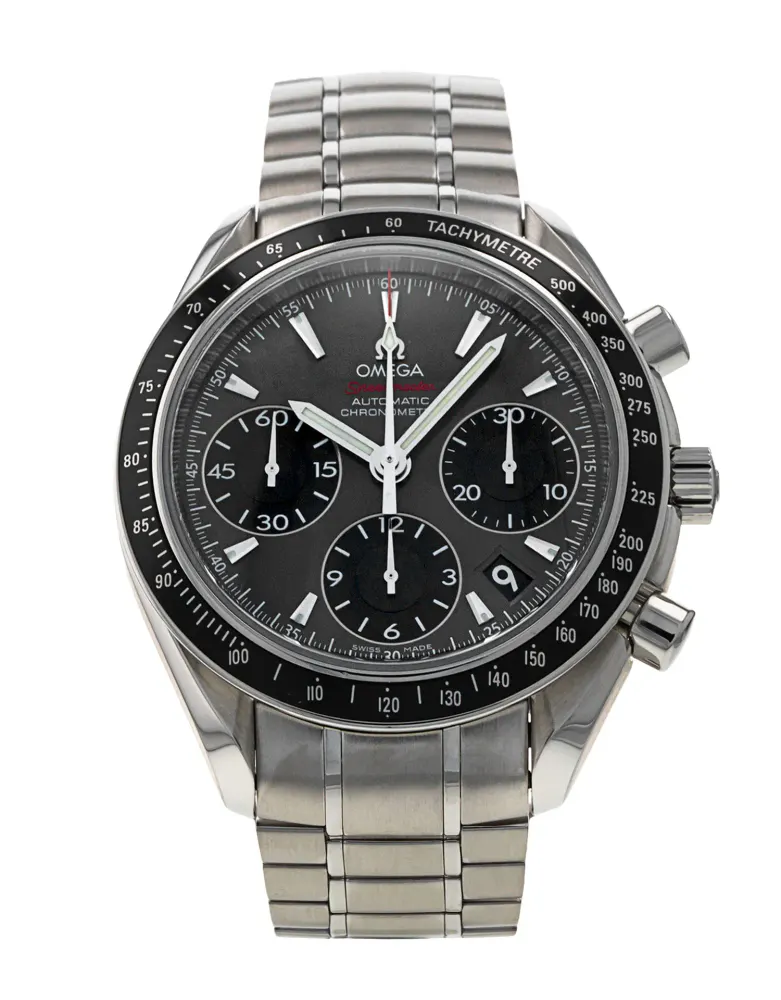 Omega Speedmaster Date 323.30.40.40.06.001 — 2011 — Very good