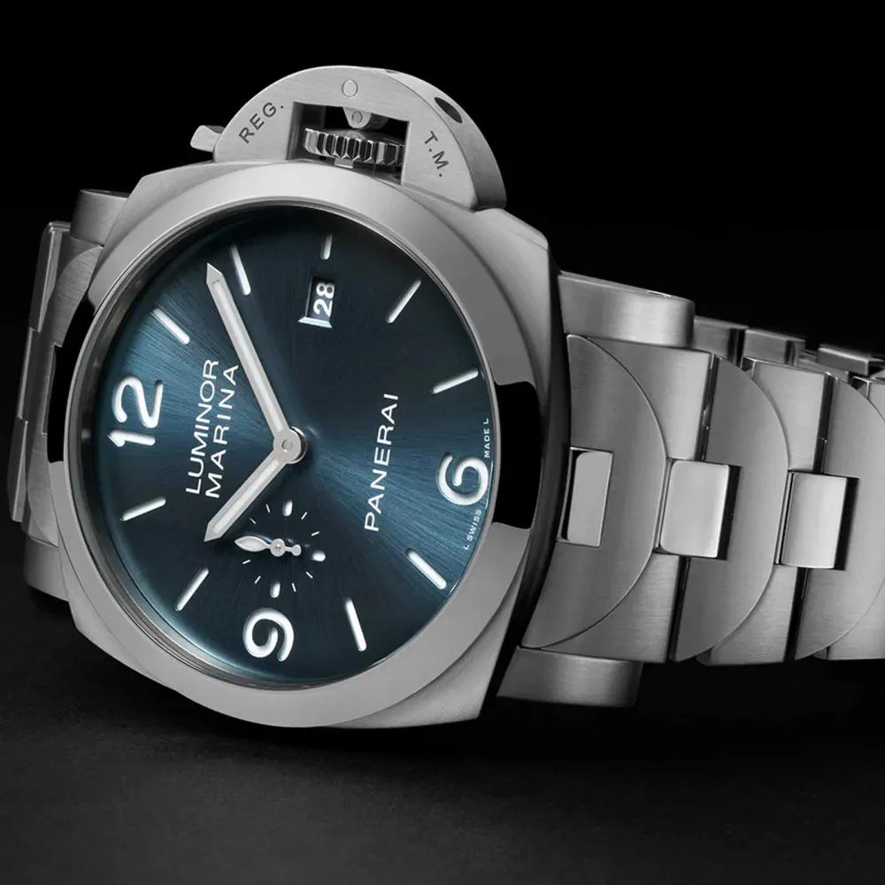 Panerai Luminor Marina 44mm Mens Watch Blue detail 3