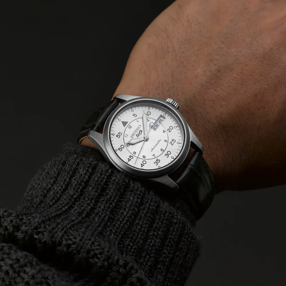 Seiko 5 Sports 5 Sports 'Champagne Flieger' Suit Style in White, additional product view 2