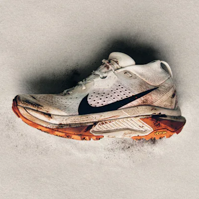 Nike ACG Zegama Trail Men's Trail-Running Shoes - Summit White/Phantom/Safety Orange/Black