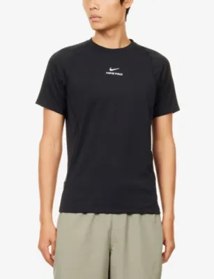 NIKE Pro Logo-Print Woven T-Shirt detail 3