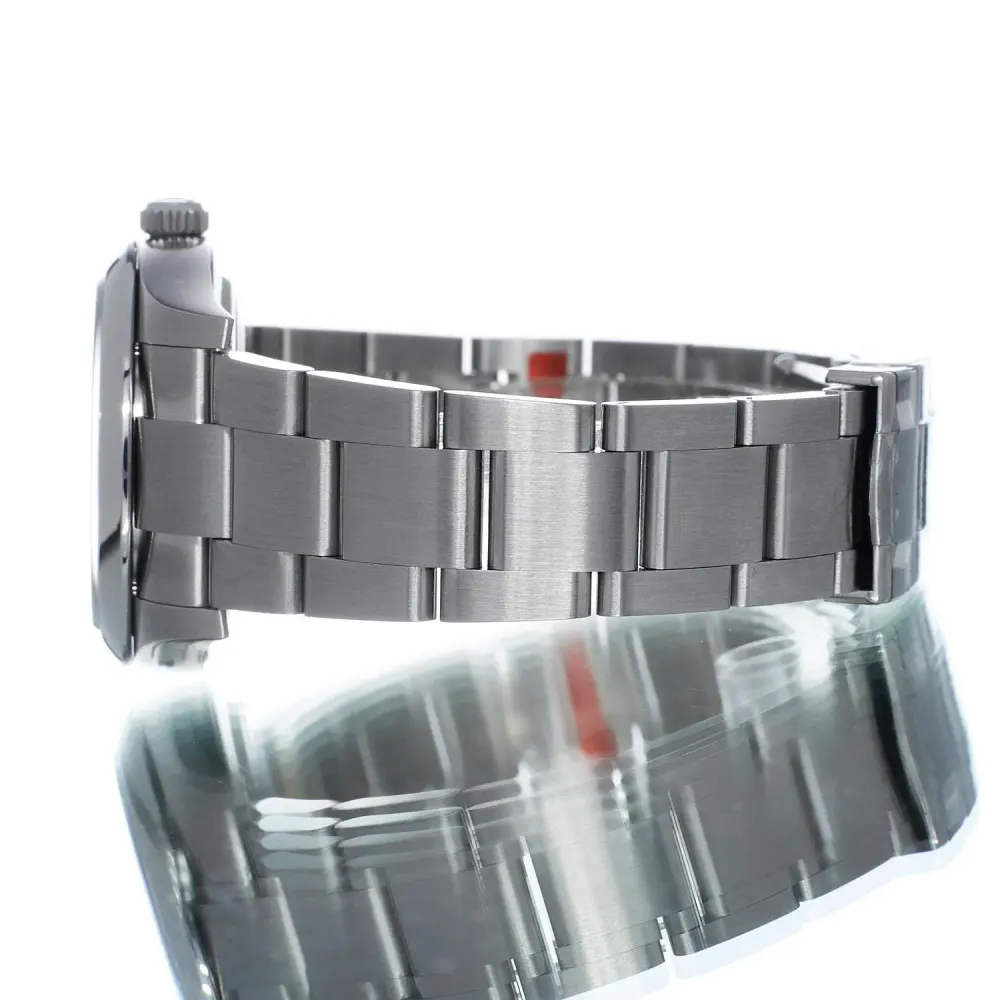 Rolex Oyster Perpetual 124200 — 2025 — Unworn detail 2