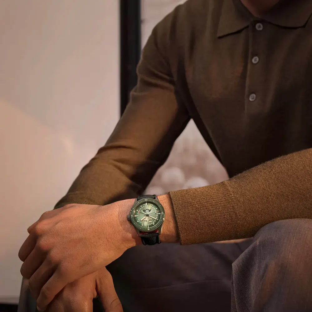 Blancpain Fifty Fathoms Bathyscaphe Quantième Complet Phases de Lune 43.6mm Mens Watch Green detail 3