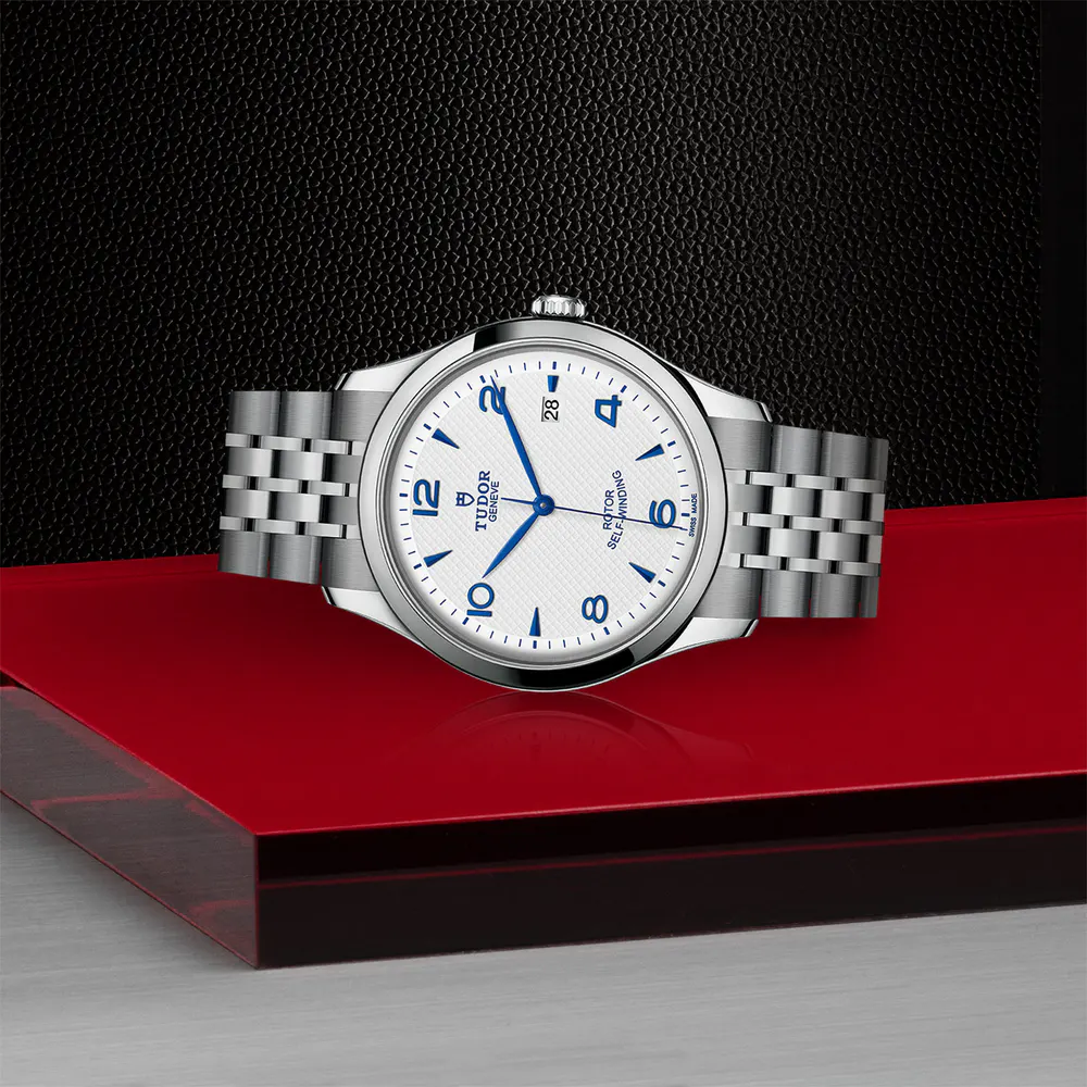Tudor 1926 41mm Mens Watch Steel Case Opaline and Blue Dial detail 3