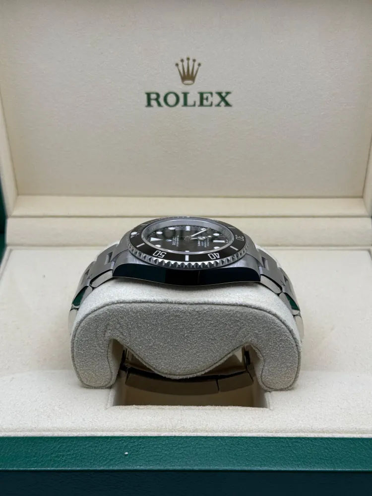 Rolex Submariner 124060 — 2023 — Very good detail 3