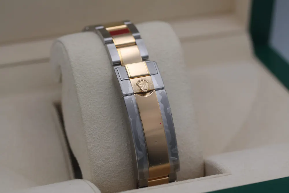 Rolex Submariner 116613 LB — 2018 — Unworn detail 2