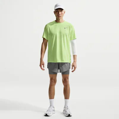 Nike Stride Men's Dri-FIT 13cm (approx.) Hybrid Running Shorts - Smoke Grey