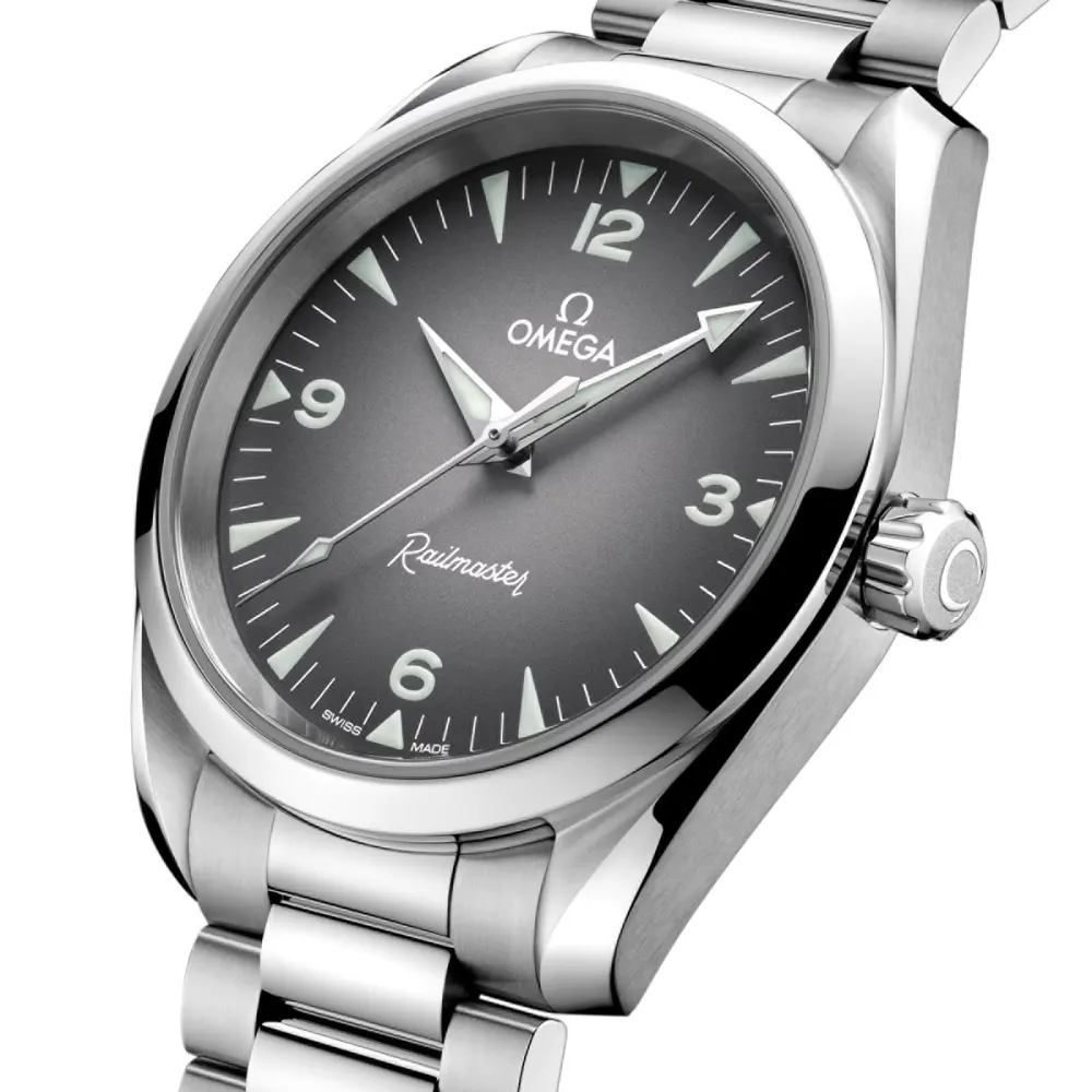 Omega Seamaster Railmaster 38mm Mens Watch Grey detail 3