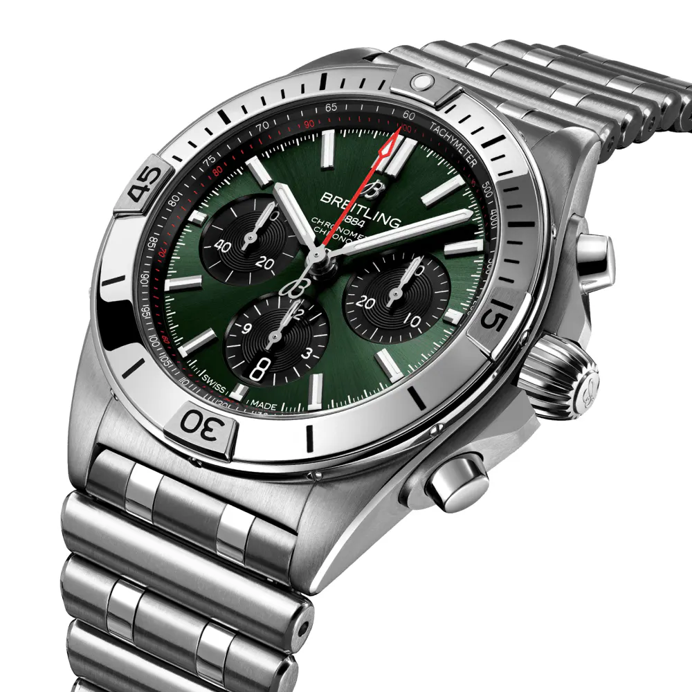 Breitling Chronomat B01 Chronograph 42mm Mens Watch Green detail 3
