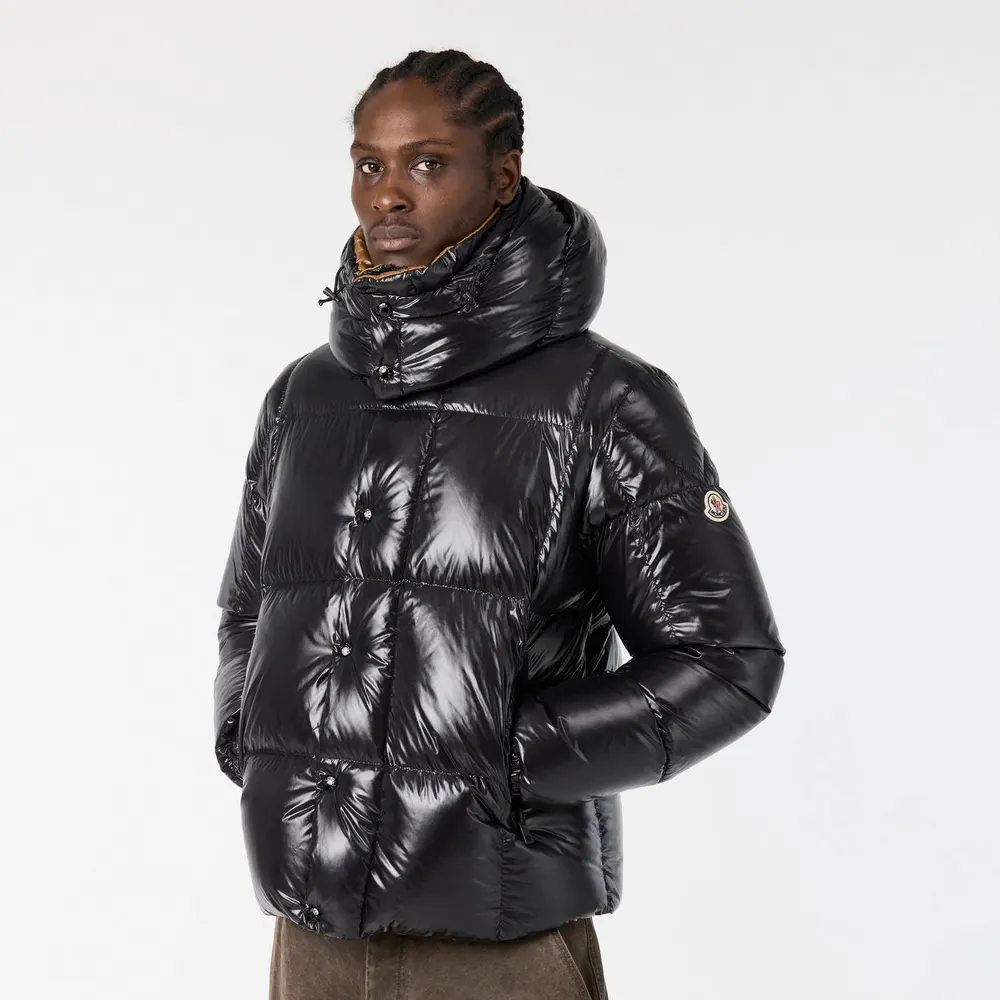 Moncler Men's Insulated Weather-Resistant Medium Puffer Jacket detail 3