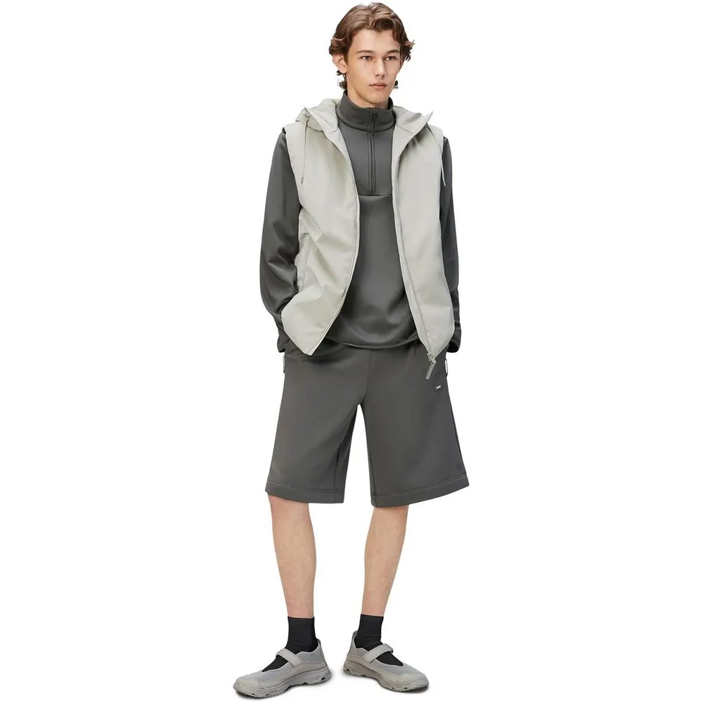 Rains Men's Lohja Waterproof Insulated Hooded Gilet detail 2