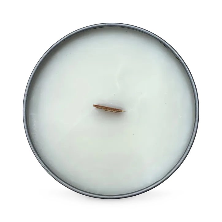 Northern Glow Scented Wood Wick Candle - Clean Cotton detail 3
