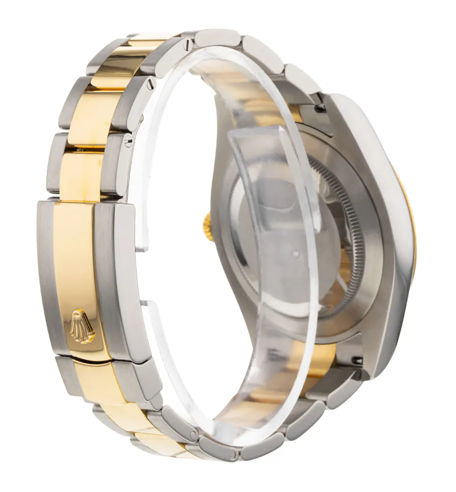 Rolex Datejust II 116333 — 2015 — Excellent detail 3