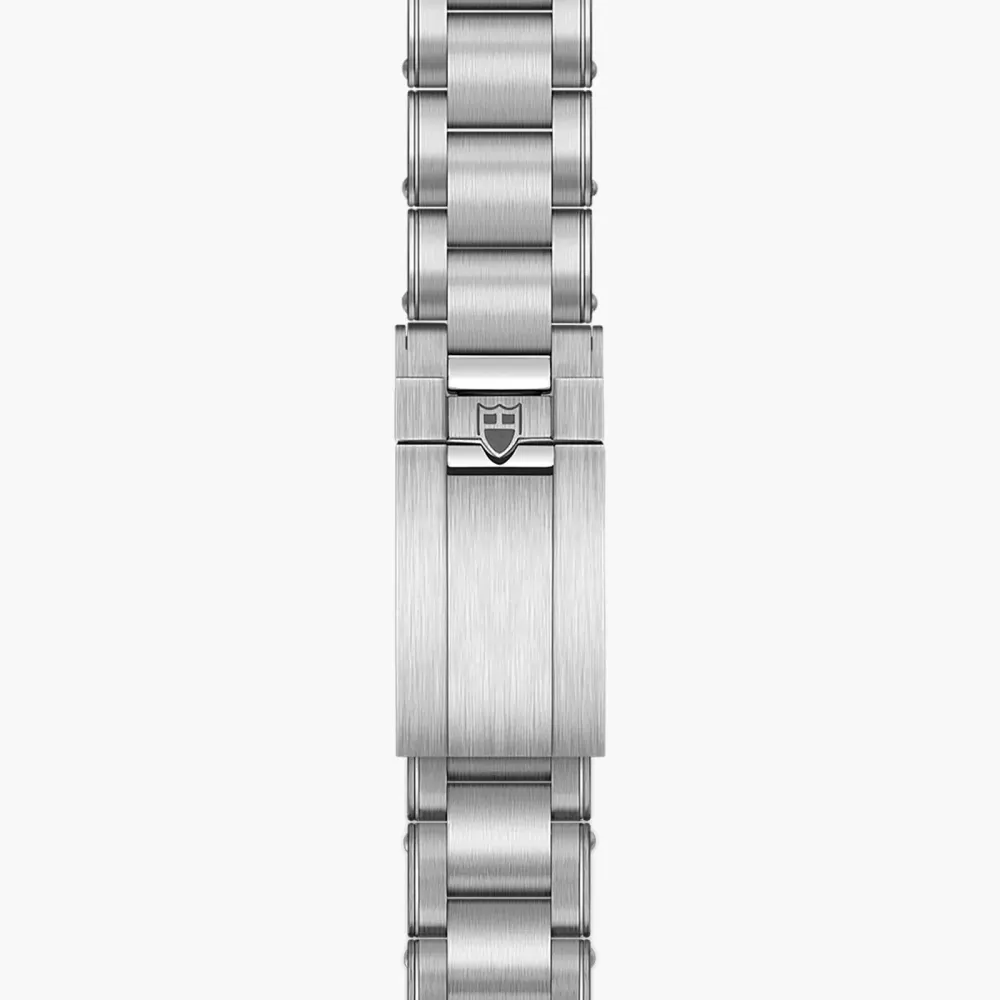 Tudor Black Bay Pro 39mm Steel Case Opaline Dial detail 2